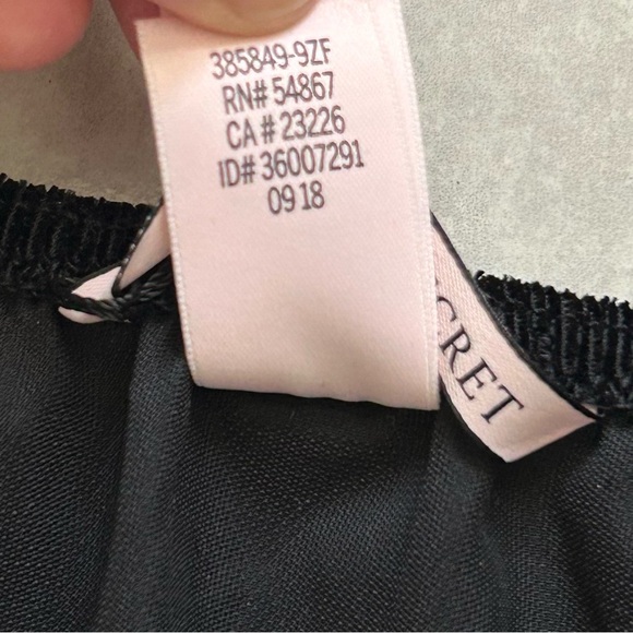 Victoria’s Secret Black Velvet Romper M - Picture 3 of 8